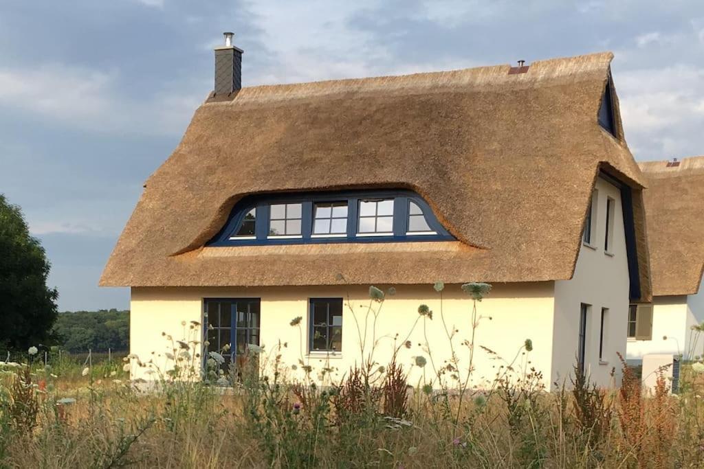 Stilvolles Reetdachhaus Coastline An Der Ostsee Groß Schwansee Екстериор снимка