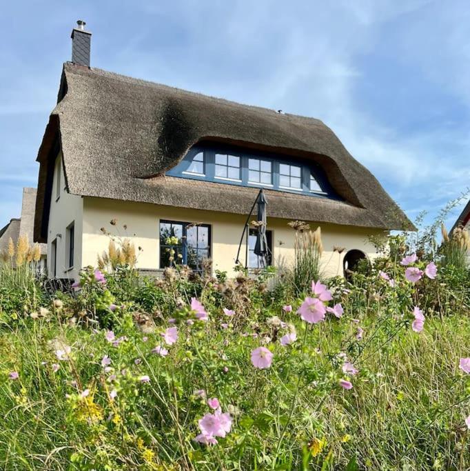 Stilvolles Reetdachhaus Coastline An Der Ostsee Groß Schwansee Екстериор снимка