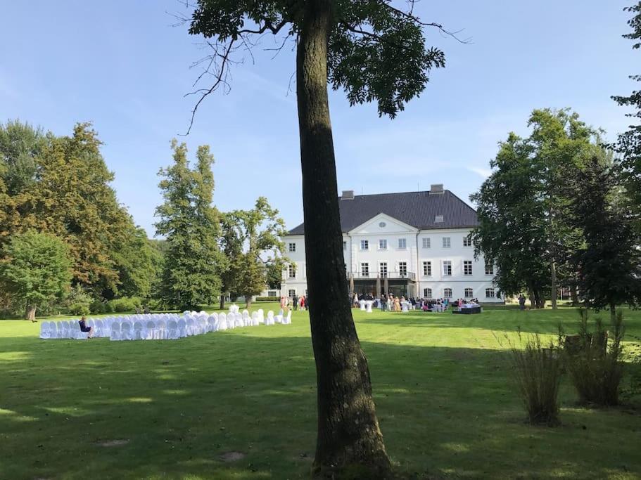 Stilvolles Reetdachhaus Coastline An Der Ostsee Groß Schwansee Екстериор снимка